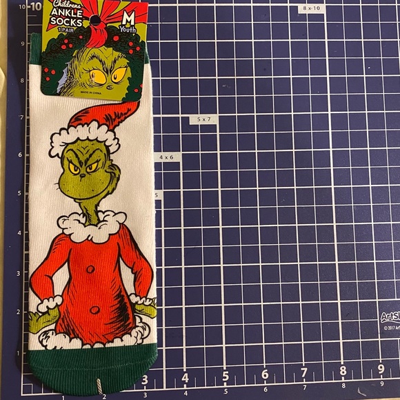 New Kids Naughty Nice Grinch Socks Words on Bottom - Picture 4 of 7